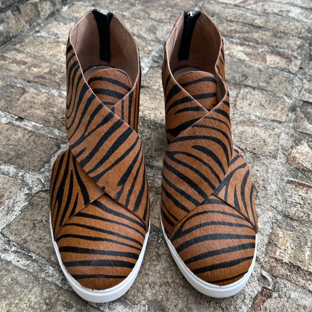 Linea Paolo Faith Wedge Sneaker Women 12M Tiger Stripe Calf Hair Statement Shoes